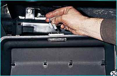 Снятие панели приборов автомобиля