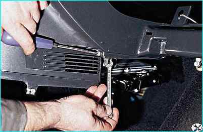 Снятие панели приборов автомобиля