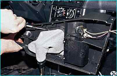 Снятие панели приборов автомобиля