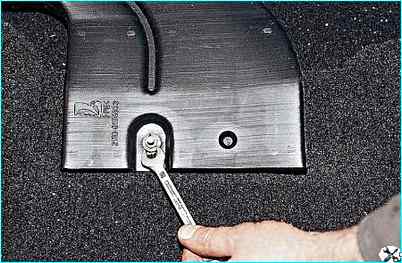 Снятие панели приборов автомобиля