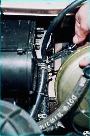 Снятие и разборка отопителя