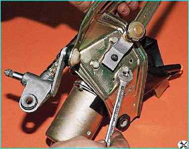 Ремонт очистителя и омывателя ветрового стекла