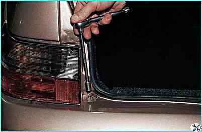 Снятие заднего бампера