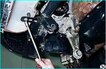 Снятие и ремонт поперечины подвески