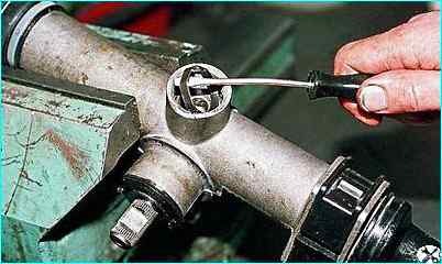 Снятие и ремонт рулевого механизма