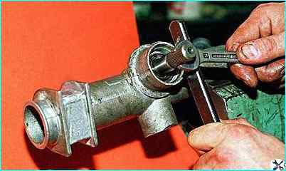 Снятие и ремонт рулевого механизма