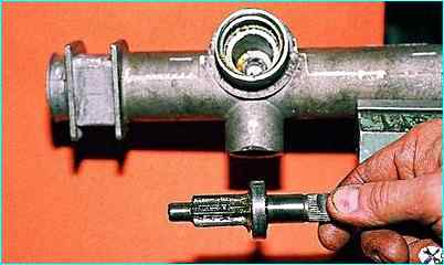 Снятие и ремонт рулевого механизма