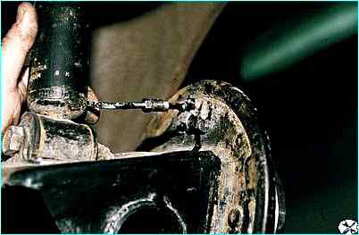 Замена заднего колесного цилиндра