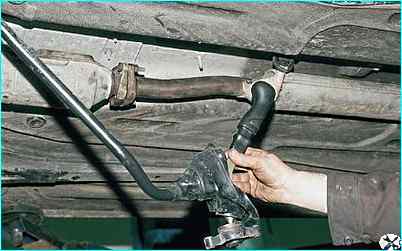 Снятие привода переключения коробки передач