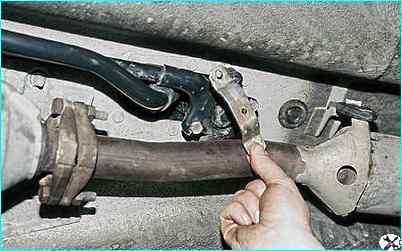 Снятие привода переключения коробки передач