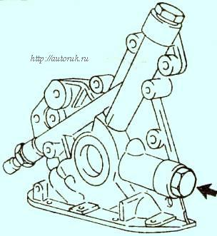 Вывернуть запорную пробку