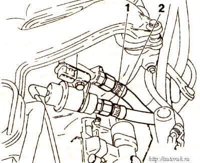 Отсоединить шланг подвода и отвода топлива