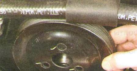 Установка поршня первого цилиндра в положение ВМТ такта сжатия Авео Шевролет