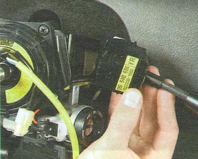 извлеките переключатель из соединителя