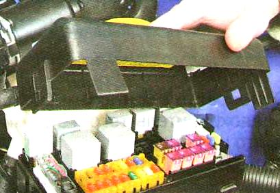 Расположение предохранителей, плавких вставок и реле и их замена на автомобиле Авео Шевролет