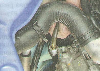 отсоедините напорный трубопровод от насоса