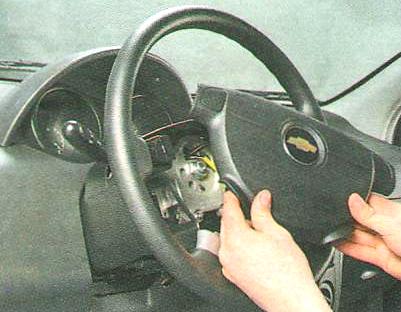 Снять подушку безопасности