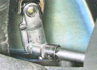 и нижнего карданных шарниров...