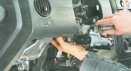 Как заменить рулевую колонку на автомобиле Chevrolet Aveo