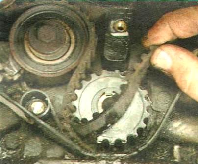 Замена и регулировка ремня ГРМ и замена натяжного ролика Авео Шевролет с двигателем F14S3 и F15S3