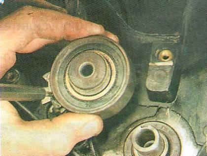 Замена и регулировка ремня ГРМ и замена натяжного ролика Авео Шевролет с двигателем F14S3 и F15S3