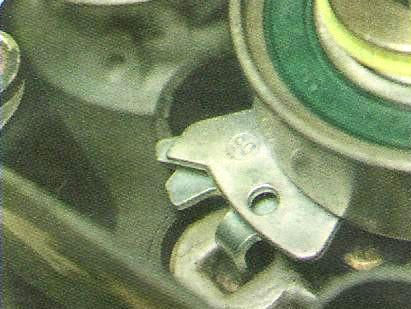 Замена и регулировка ремня ГРМ и замена натяжного ролика Авео Шевролет с двигателем F14S3 и F15S3