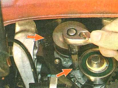 Замена и регулировка ремня ГРМ и замена натяжного ролика Авео Шевролет с двигателем F14S3 и F15S3