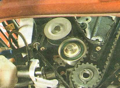 Замена и регулировка ремня ГРМ и замена натяжного ролика Авео Шевролет с двигателем F14S3 и F15S3