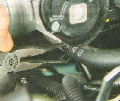 Замена дроссельного узла на автомобиле Chevrolet Aveo