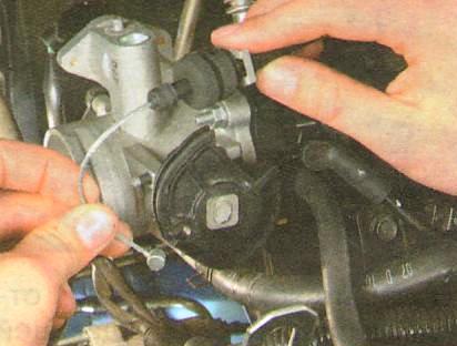 Замена дроссельного узла на автомобиле Chevrolet Aveo