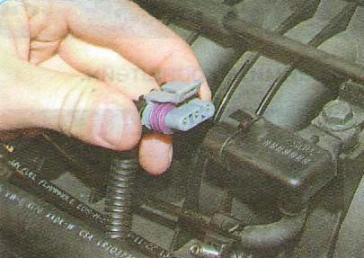 Снятие топливной рампы Шевролет Авео