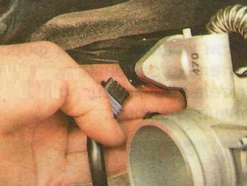 Замена регулятора холостого хода Chevrolet Aveo