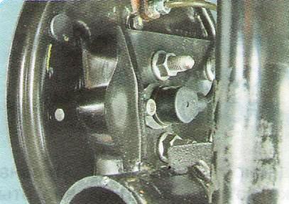 Установите детали в порядке, обратном снятию