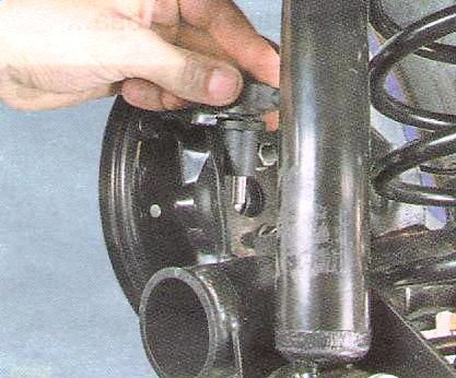 извлеките датчик из отверстия 