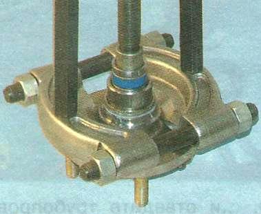 воспользуйтесь съемником