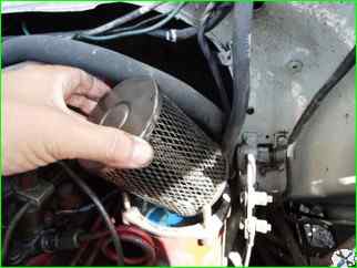 Replacing the fine fuel filter ZIL-5301
