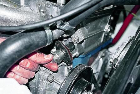 вынимаем натяжитель