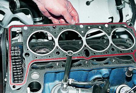 снимаем прокладку головки блока