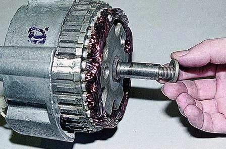 Снимаем регулировочную шайбу