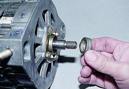 и снимаем установленное за ней кольцо