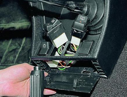 Вынимаем вставку