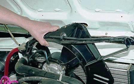 Снимаем вентилятор в сборе