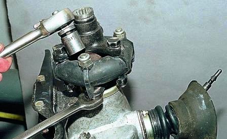 Снимаем эластичную муфту и фланец 