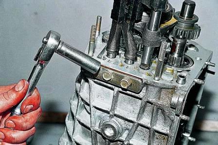 Особенности ремонта пятиступенчатой коробки передач ВАЗ-2107