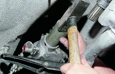  Замена манжеты вторичного вала КПП ВАЗ-2107