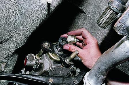  Замена манжеты вторичного вала КПП ВАЗ-2107