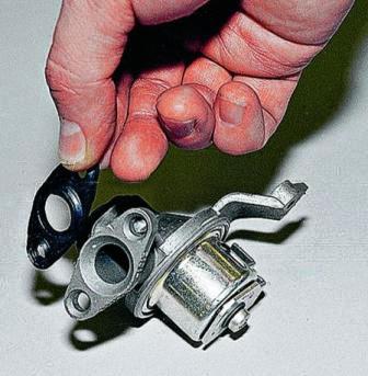 Обратите внимание на форму прокладки, она должна совпадать с формой фланца