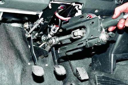 снимаем кронштейн