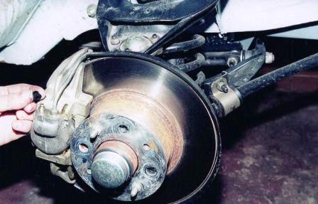 Снимаем резиновый защитный колпачок 