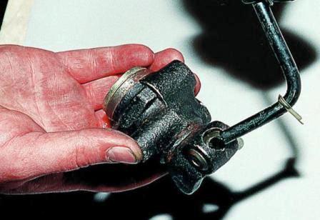 Снимаем рычаг